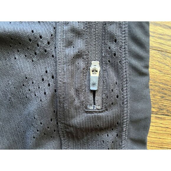 ATHLETA Womens Shorts Black With Zipper Size Small Inseam Of 2.5 Perfect Cond - Picture 4 of 5